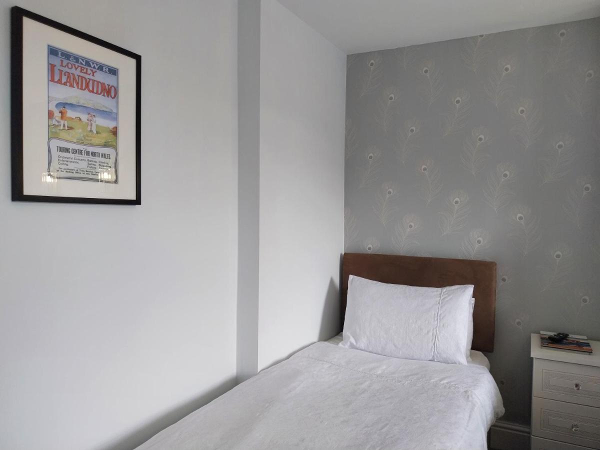 The Rosedene Hotel Llandudno Buitenkant foto